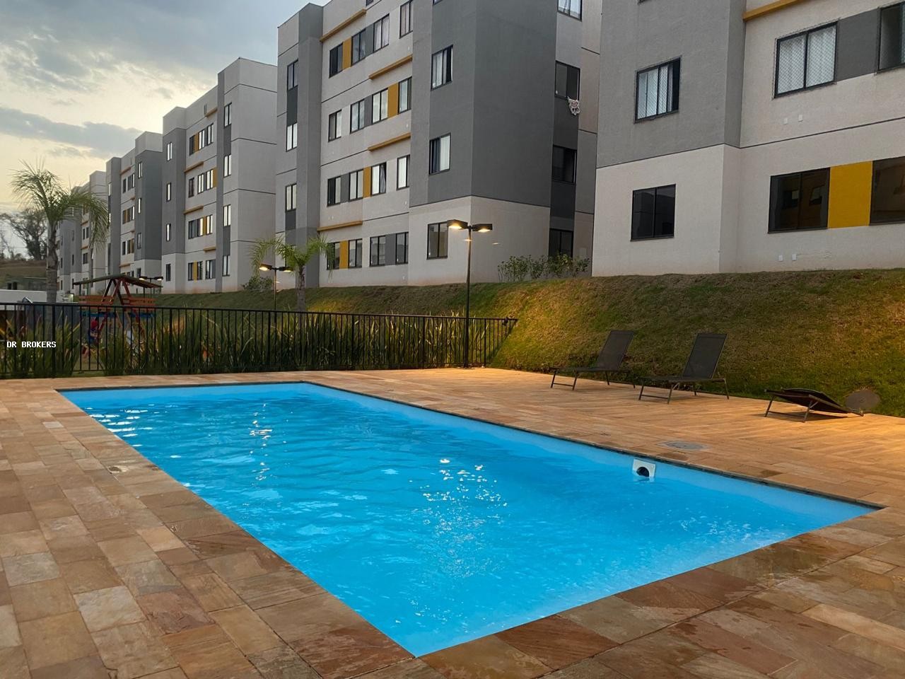 Apartamento para Venda, em Londrina, bairro Reserva Saltinho, 2 dormit�rios, 1 banheiro, 1 vaga